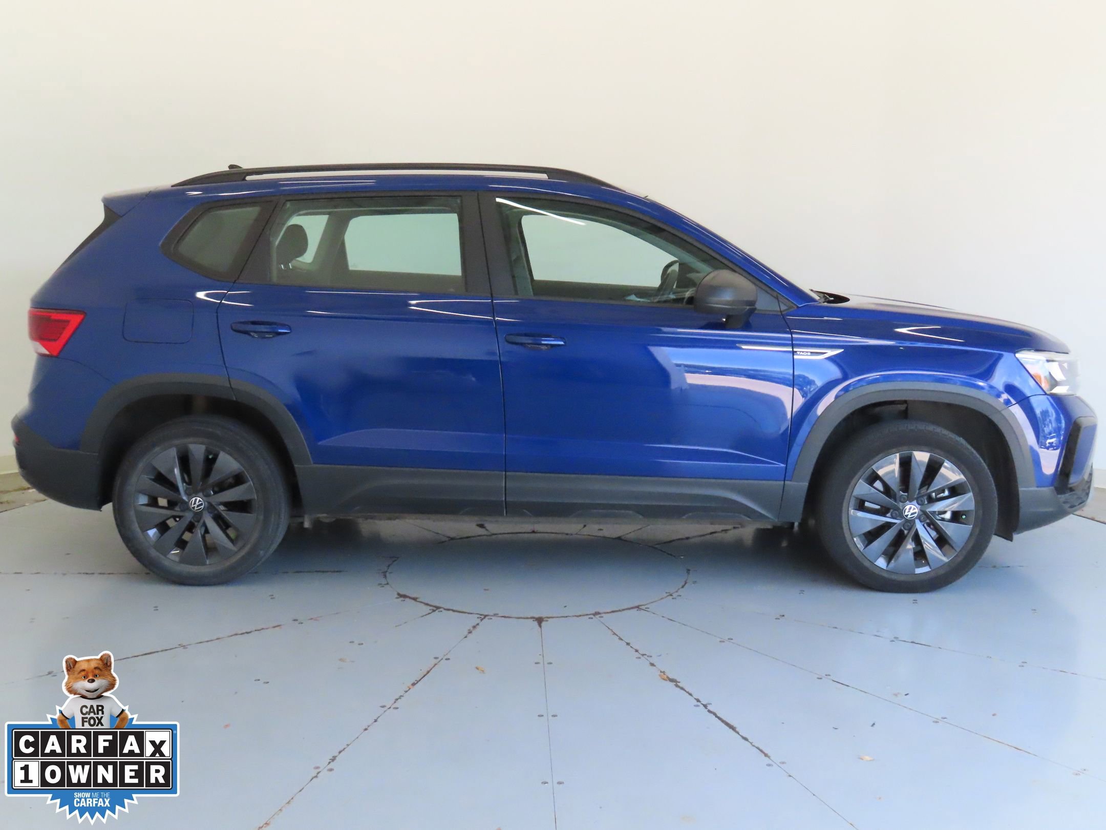 Used 2023 Volkswagen Taos S FWD image 2