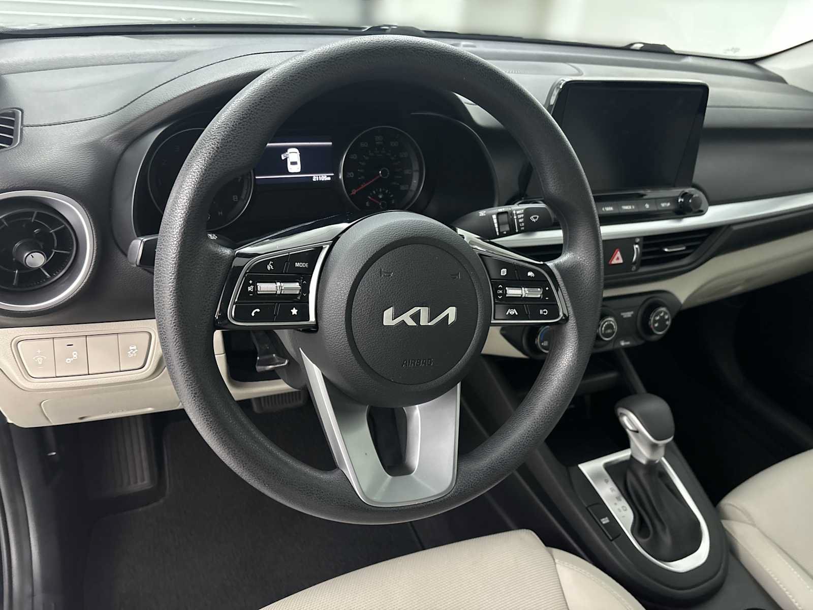 Used 2023 Kia Forte LXS w/ LXS Technology Package FWD image 11