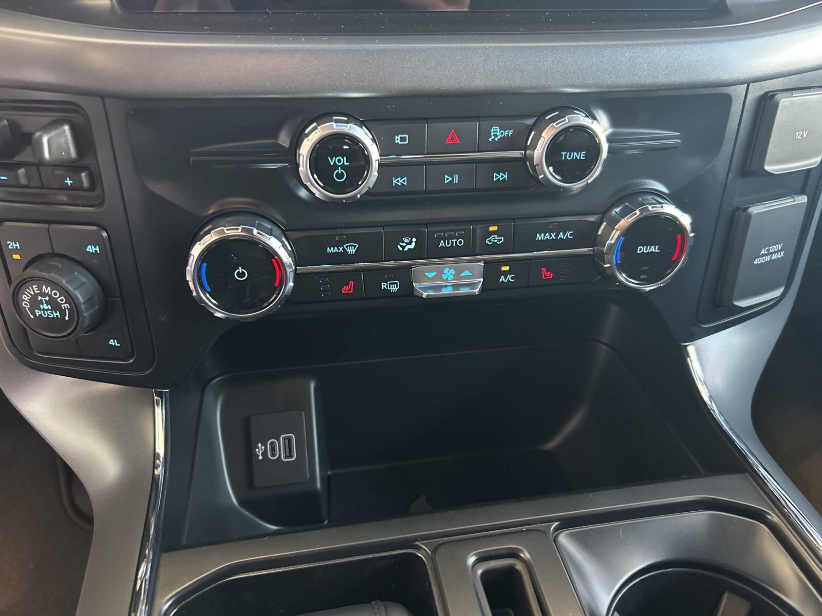 New 2025 Ford F150 XLT w/ Equipment Group 302A MID image 24