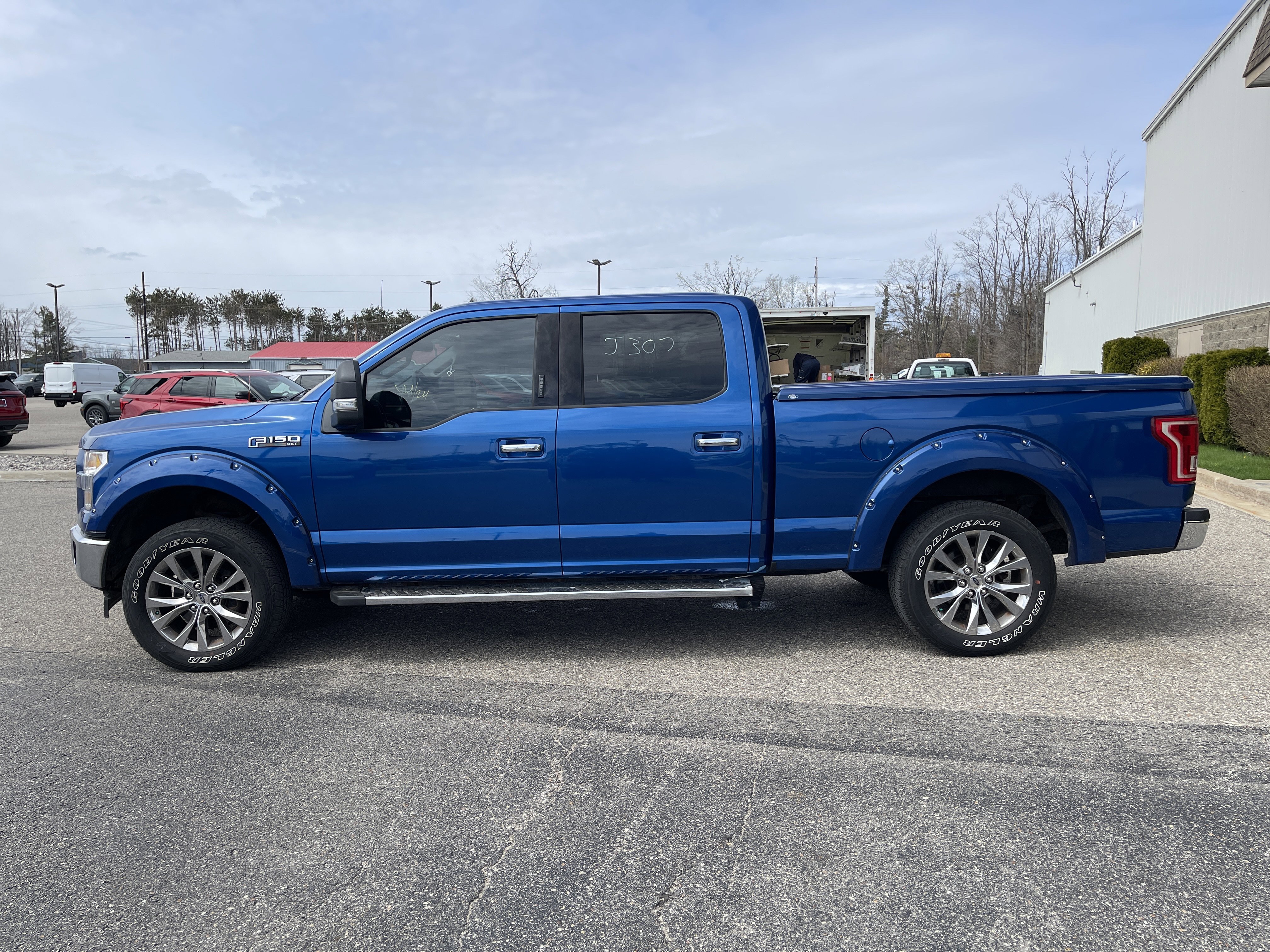 Used 2017 Ford F150 XLT w/ Equipment Group 302A Luxury AWD/4WD image 7
