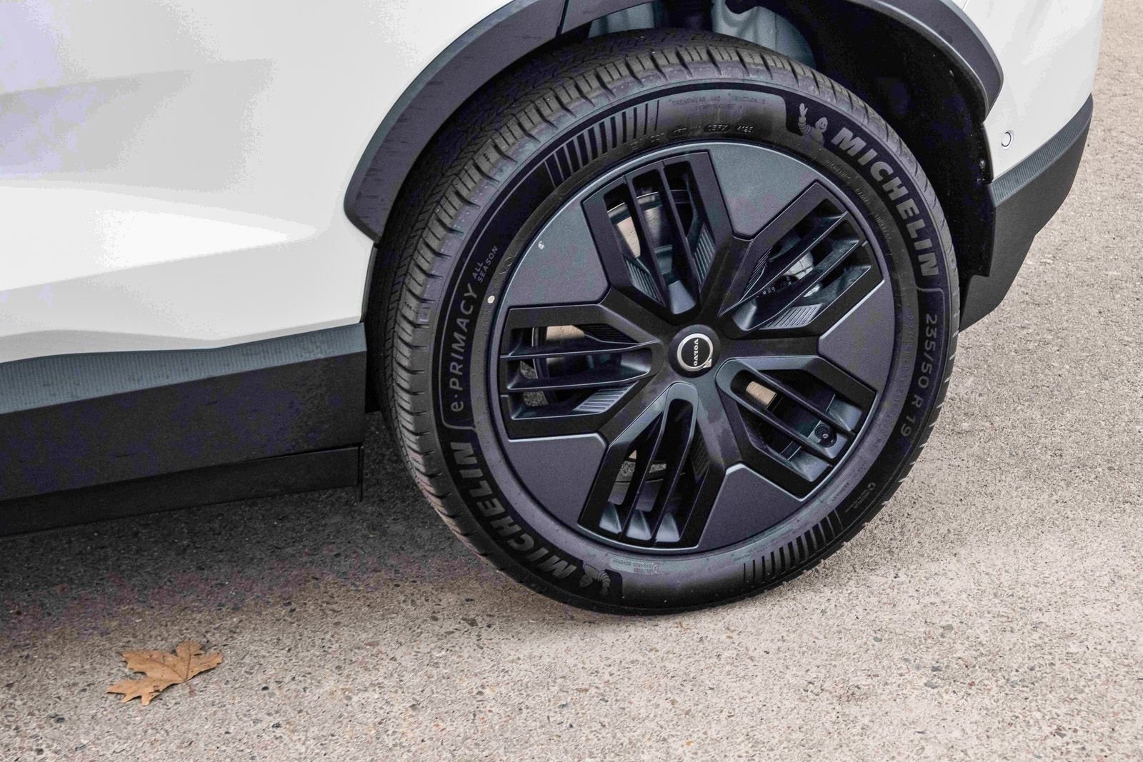 New 2026 Volvo EX30 Cross Country Ultra w/ Protection Package Premier image 10