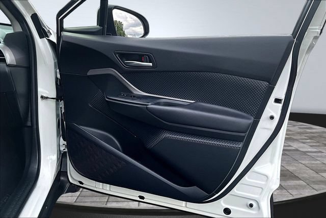 Used 2020 Toyota C-HR LE FWD image 24