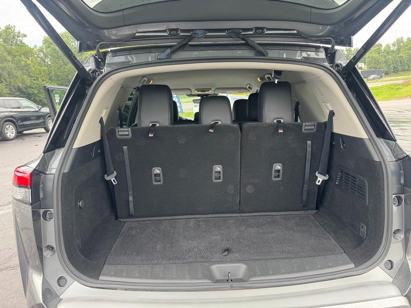 Used 2023 Nissan Pathfinder SL w/ Cargo Package AWD/4WD image 10
