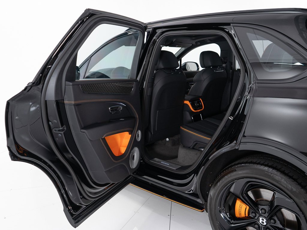 Used 2025 Bentley Bentayga image 20