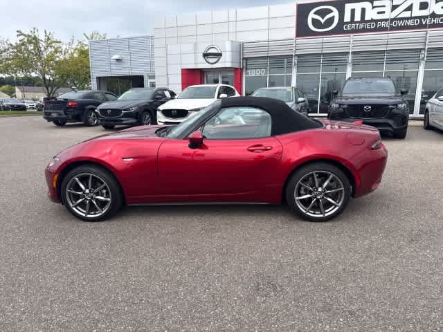 Used 2023 MAZDA MX-5 Miata Grand Touring RWD image 8