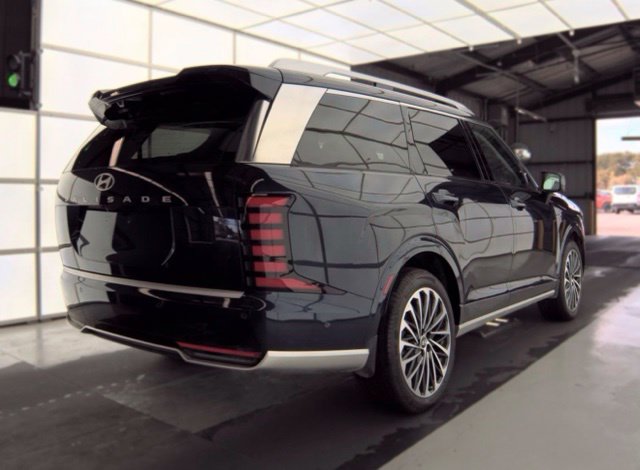 Used 2026 Hyundai Palisade Calligraphy FWD image 5