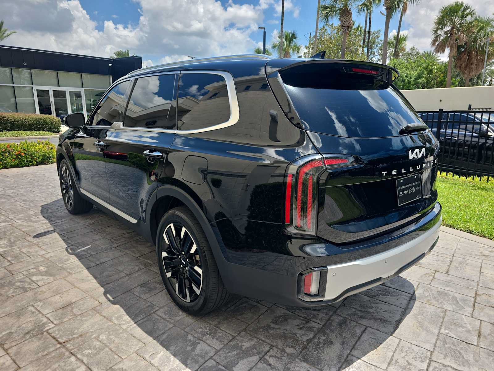 Used 2023 Kia Telluride SX Prestige AWD/4WD image 7