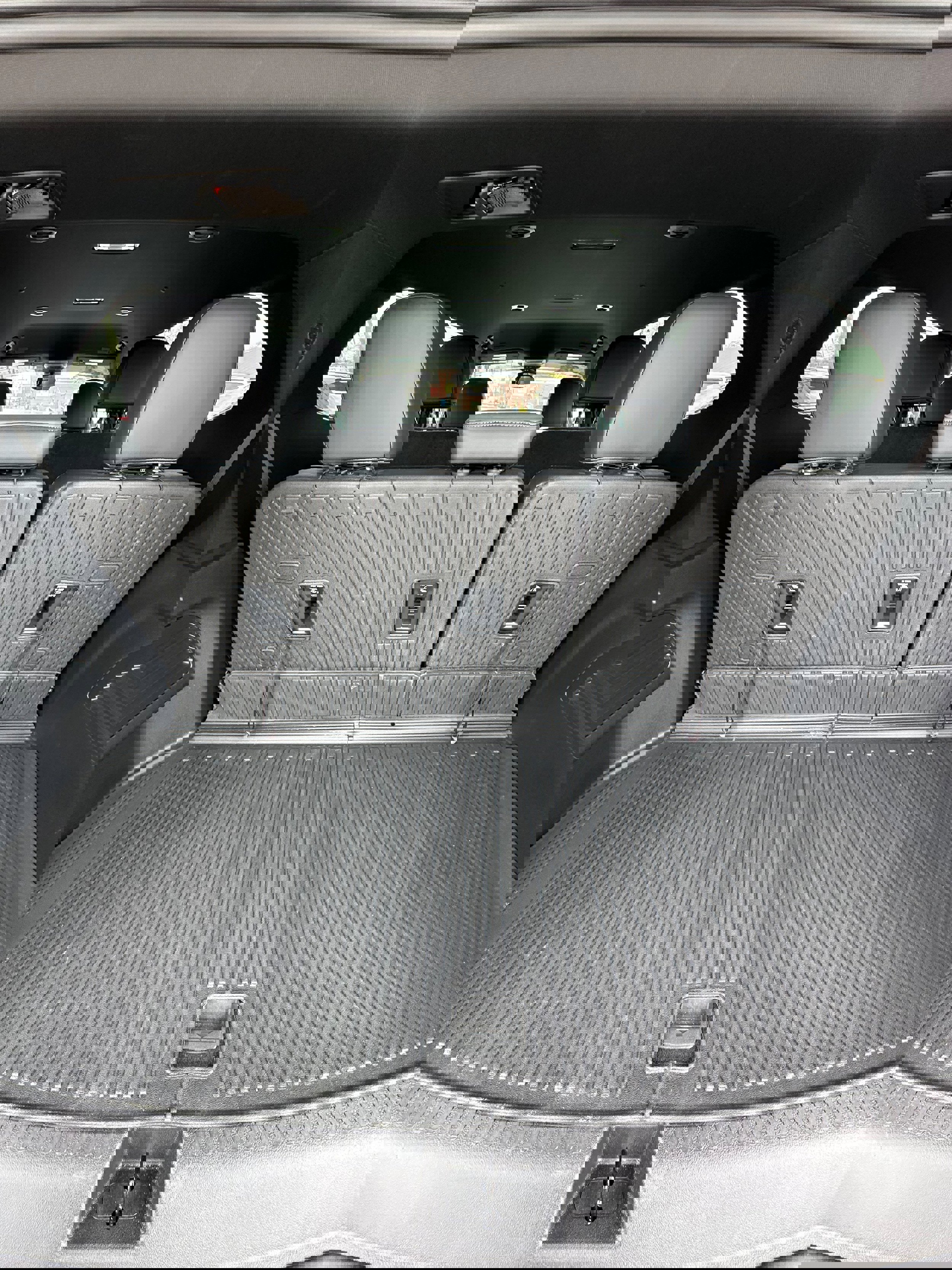 Used 2024 GMC Acadia AT4 w/ Luxury Package image 27