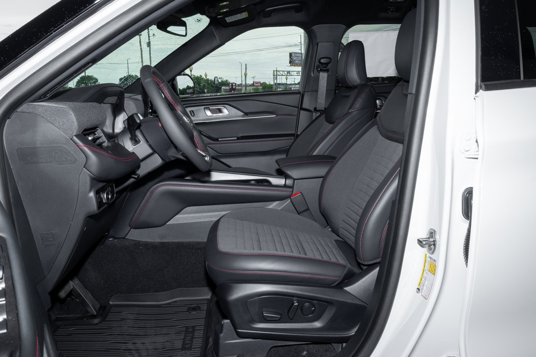 New 2026 Ford Explorer ST-Line w/ Premium Package RWD image 10