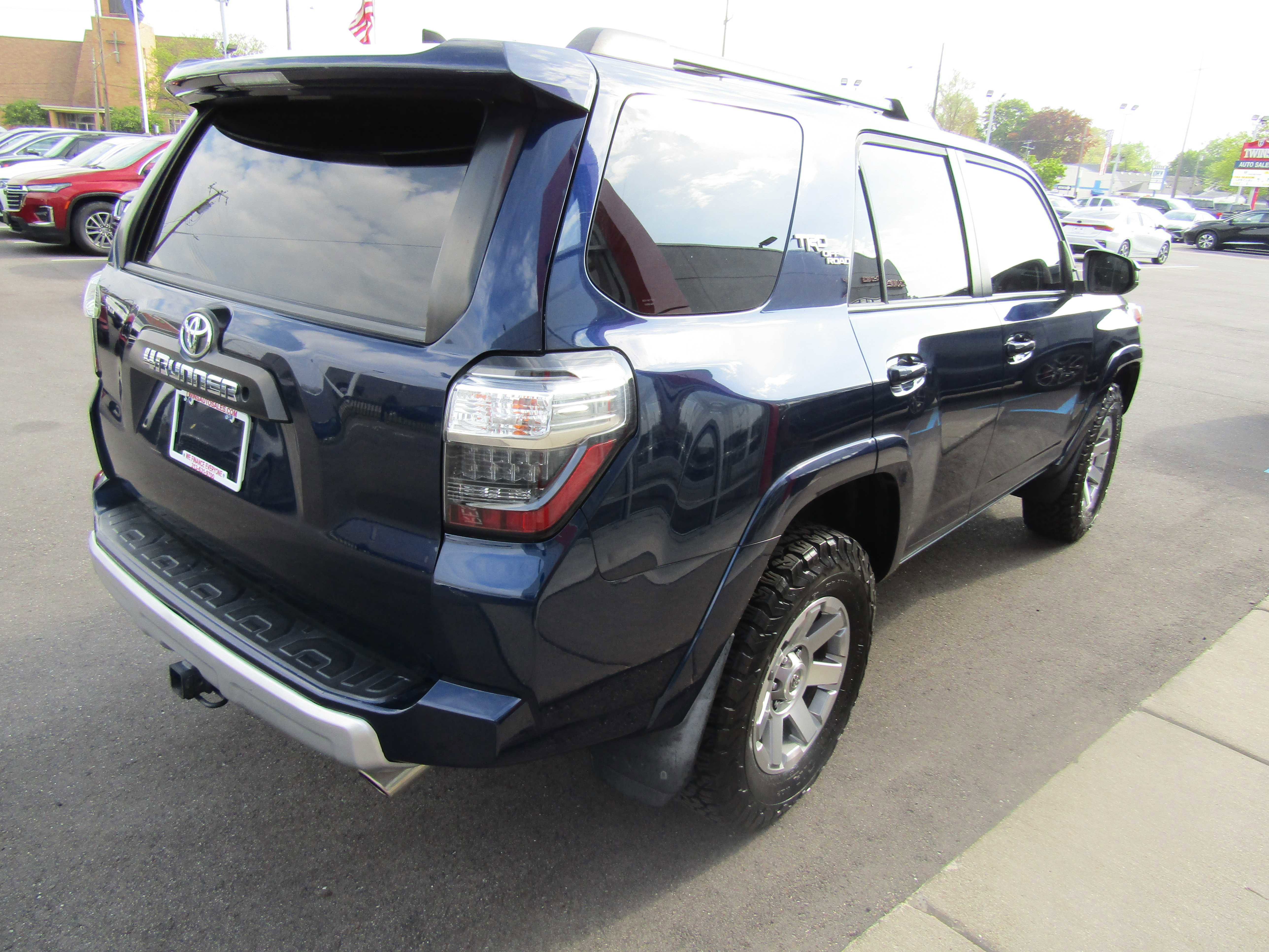 Used 2019 Toyota 4Runner TRD Off-Road AWD/4WD image 5