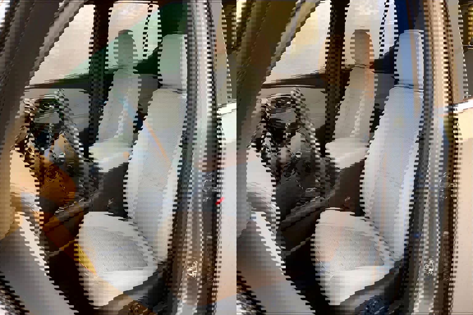 Used 2023 Chevrolet Traverse LT image 7