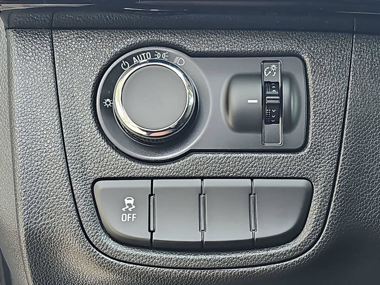 Used 2020 Chevrolet Spark LT FWD image 30