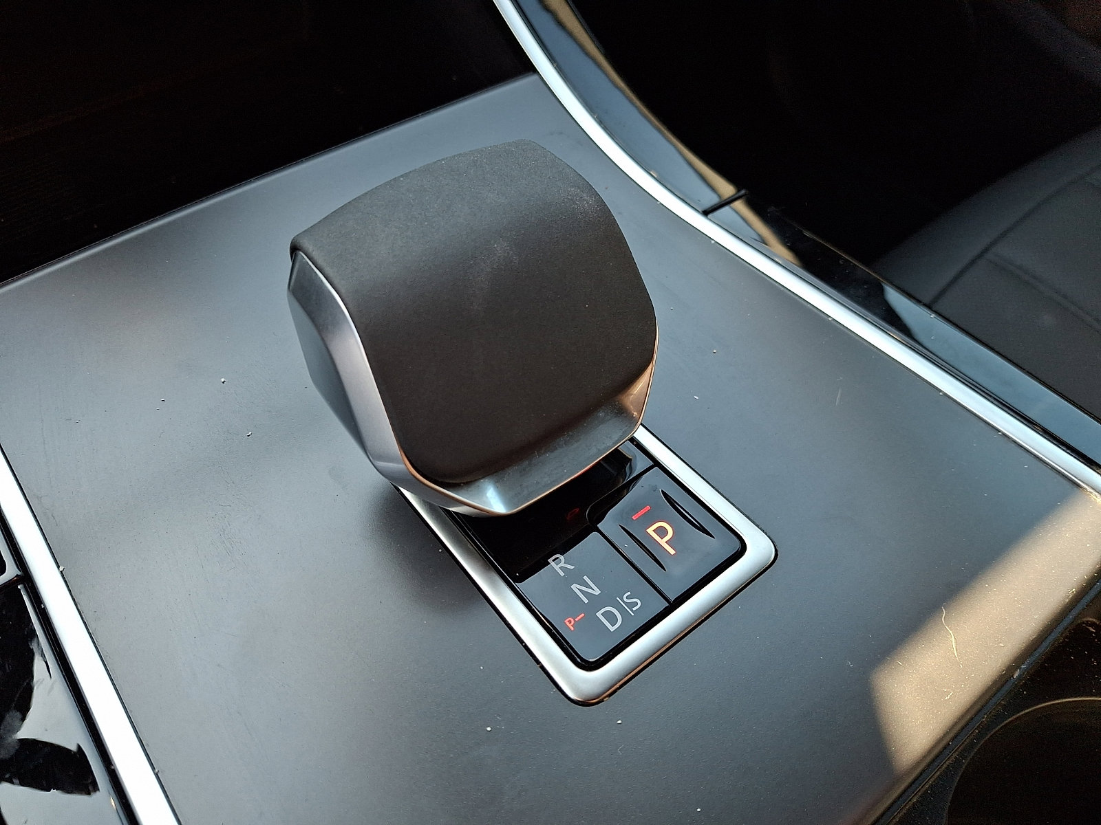 Used 2026 Land Rover Range Rover Evoque S image 15