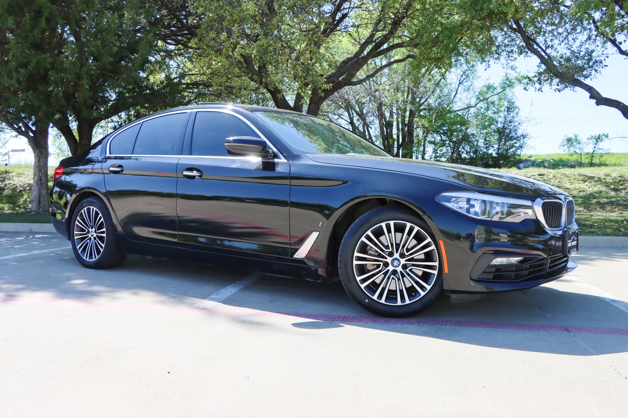 Used 2018 BMW 530e image 1