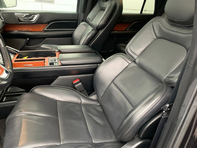Used 2019 Lincoln Navigator Reserve image 19
