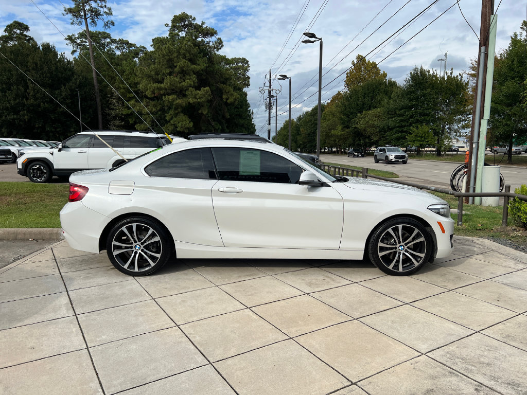 Used 2020 BMW 230i Coupe w/ Convenience Package RWD image 4
