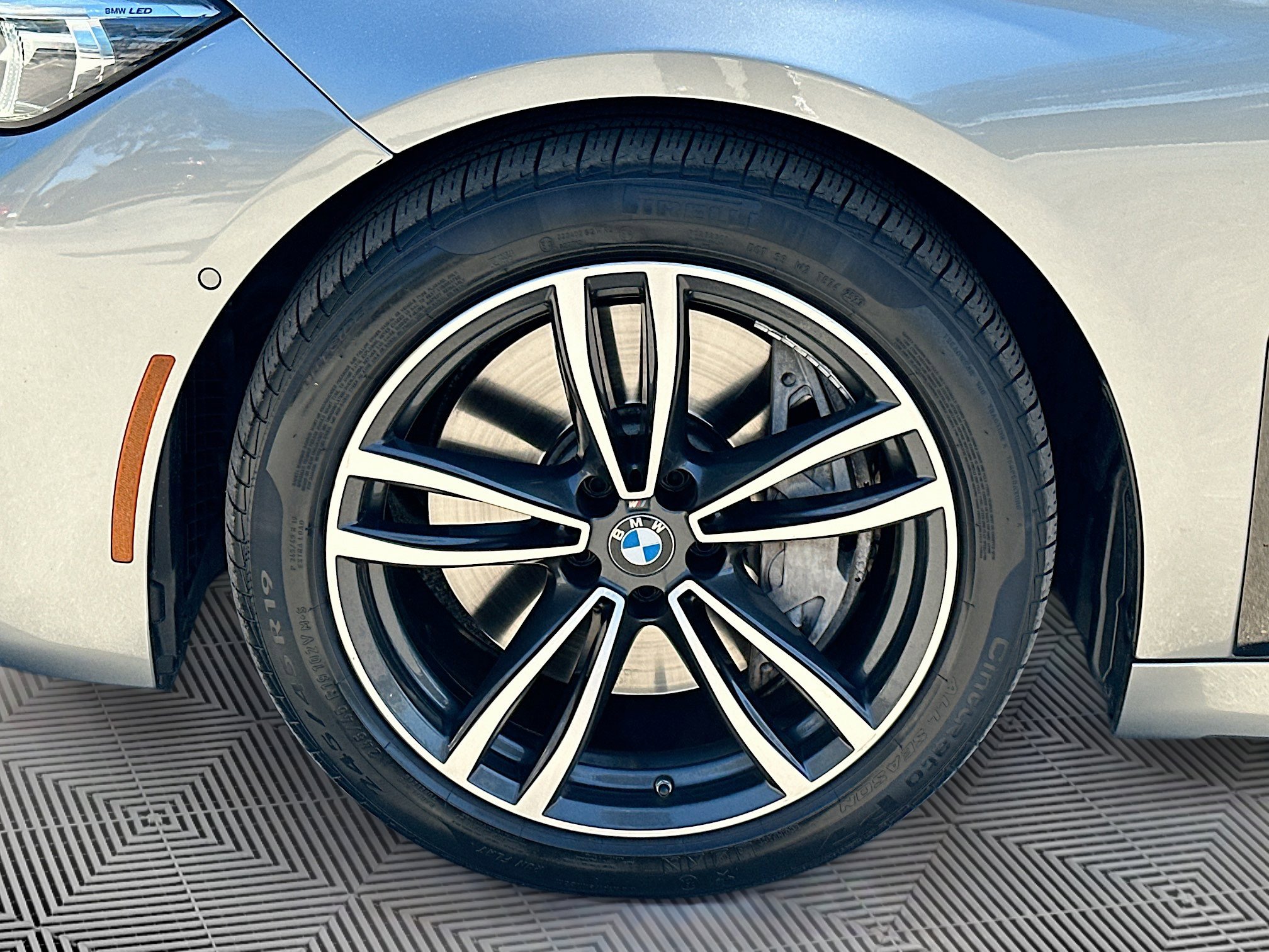 Used 2022 BMW 750i xDrive w/ Executive Package image 38