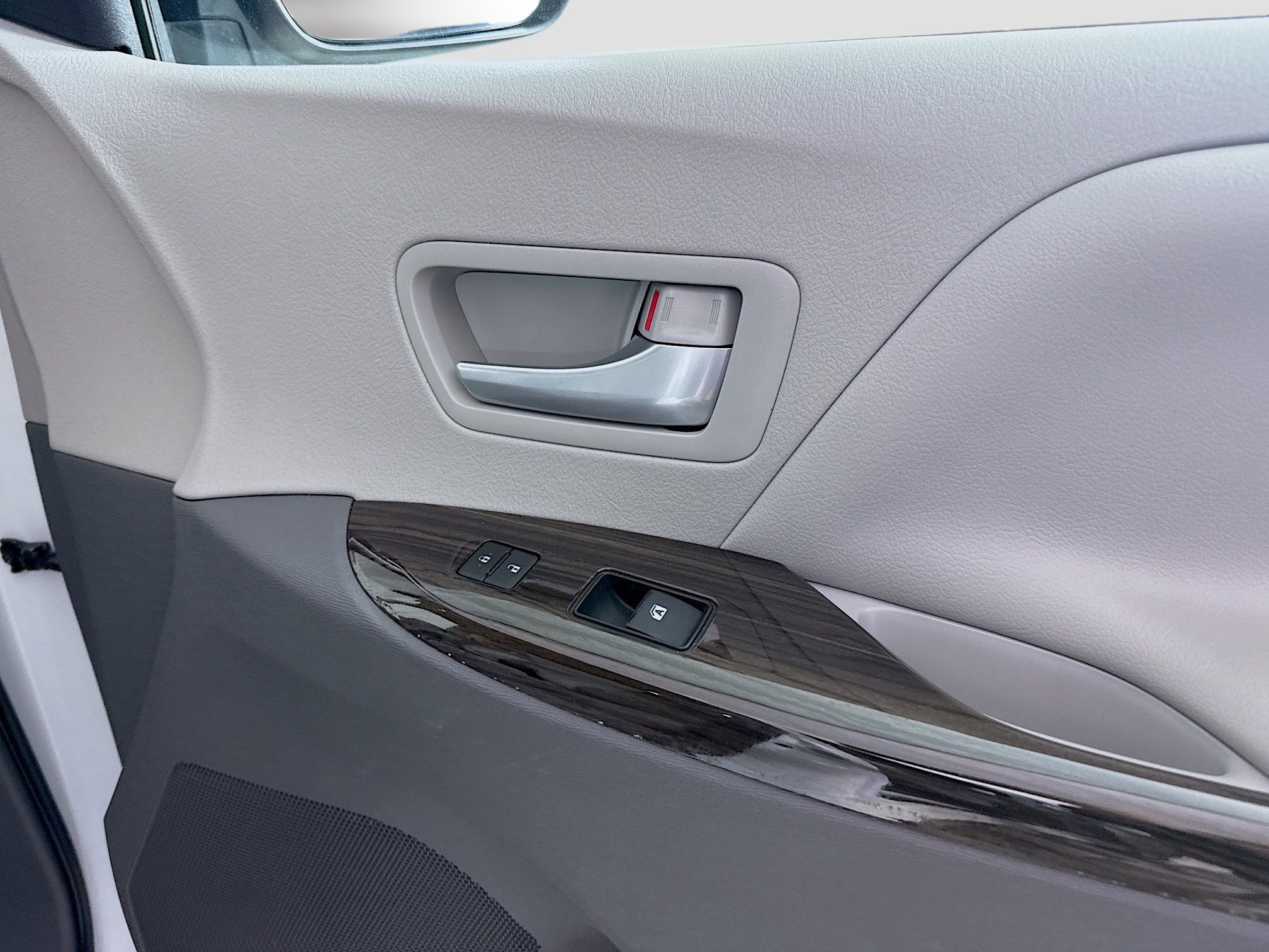 Used 2020 Toyota Sienna XLE FWD image 29