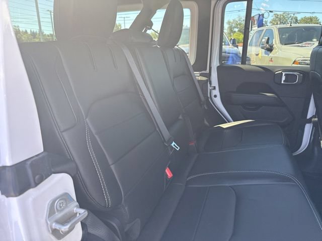 Used 2023 Jeep Wrangler Unlimited Sahara w/ Cold Weather Group AWD/4WD image 13