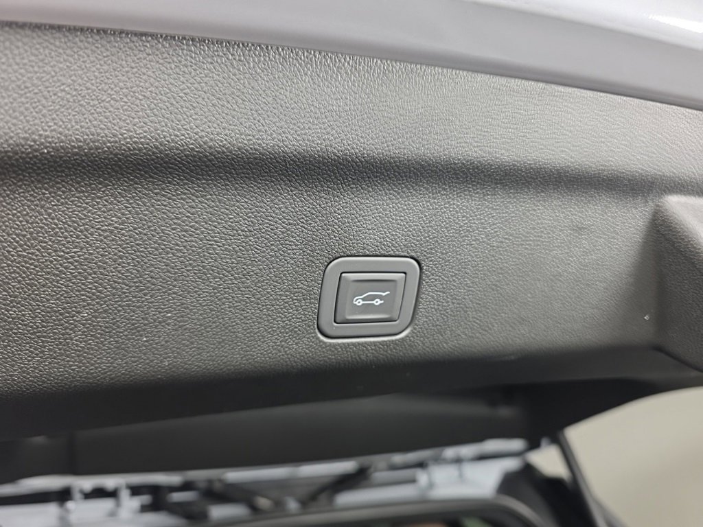 New 2026 Chevrolet Tahoe High Country w/ Sun And Tow Package image 39