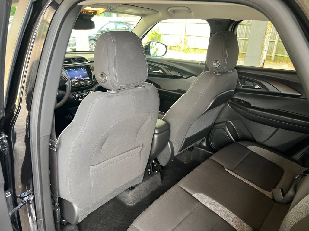 Used 2023 Chevrolet TrailBlazer LT w/ Convenience Package FWD image 9