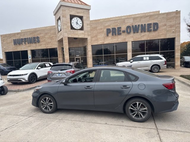 Certified 2022 Kia Forte LXS image 2