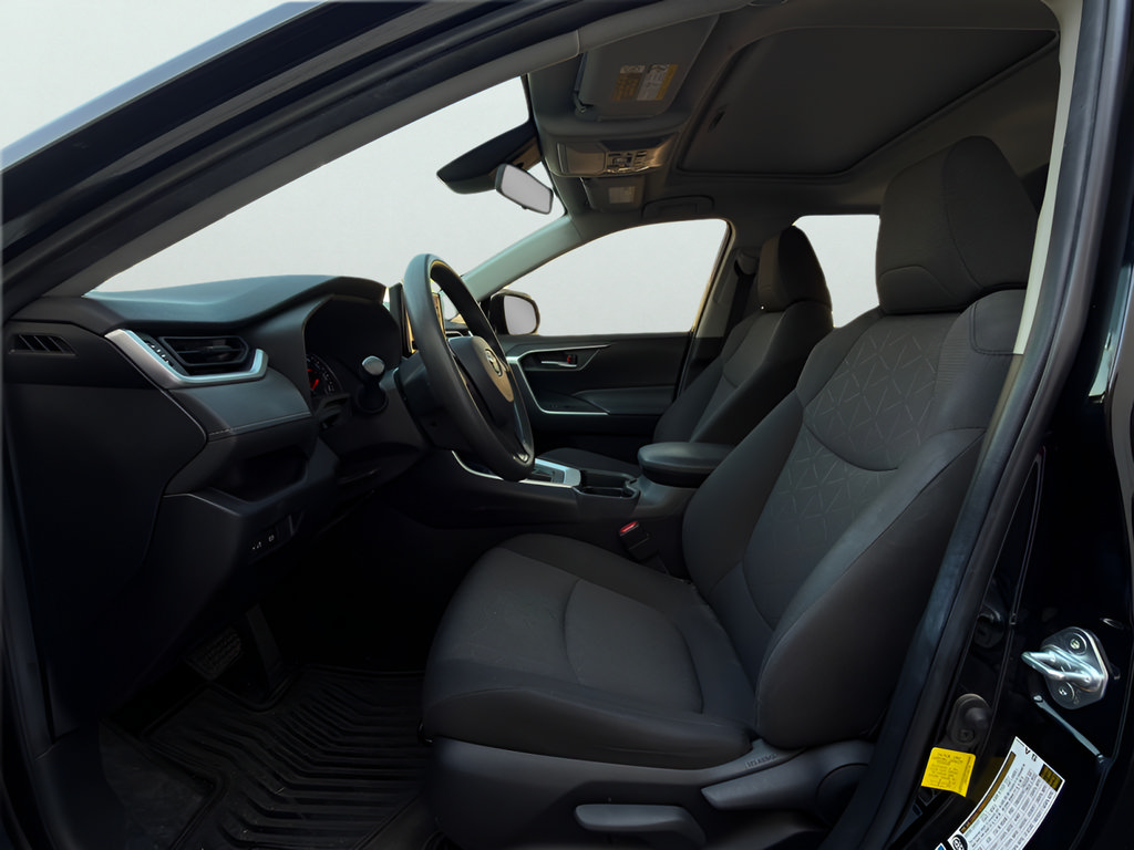 Used 2019 Toyota RAV4 XLE AWD/4WD image 13