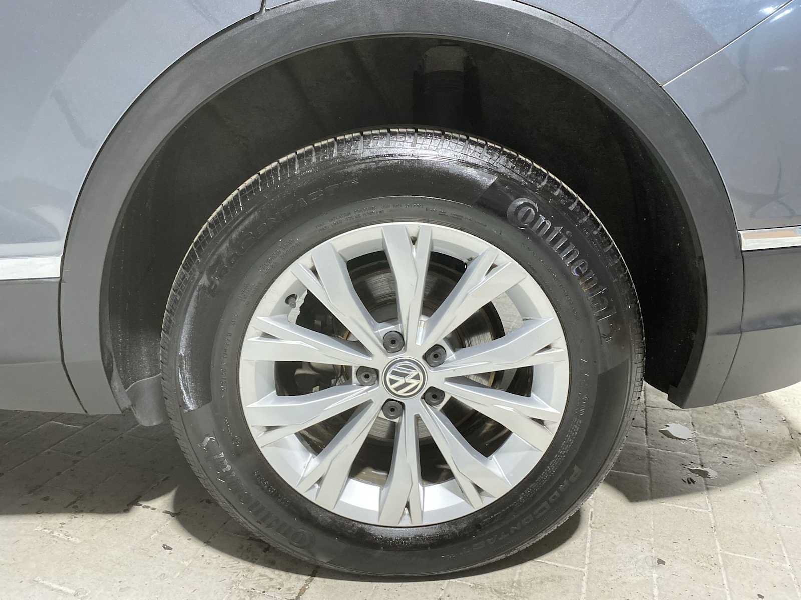 Used 2018 Volkswagen Tiguan SE AWD/4WD image 8