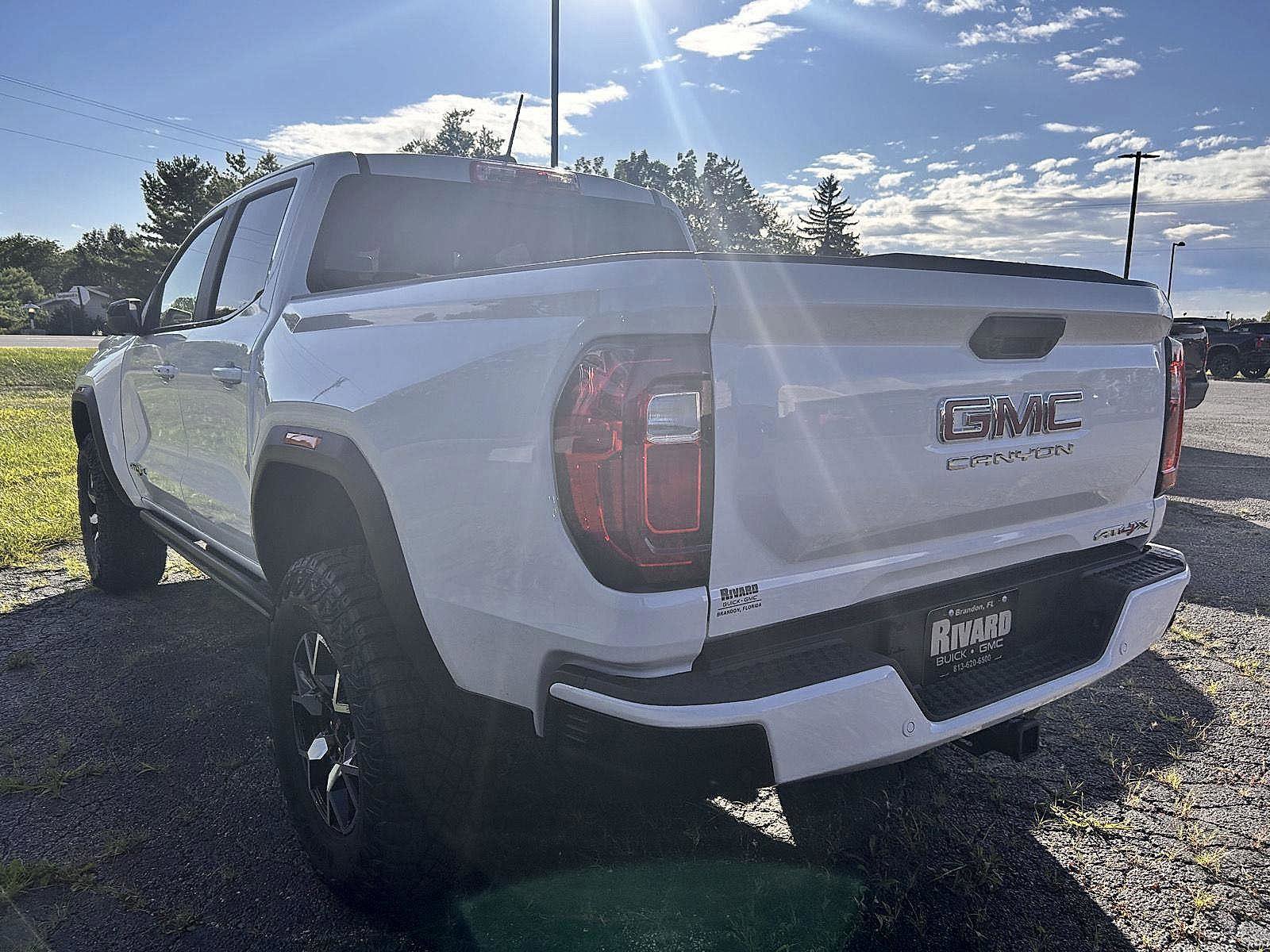 New 2025 GMC Canyon AT4 w/ AT4X Package image 7