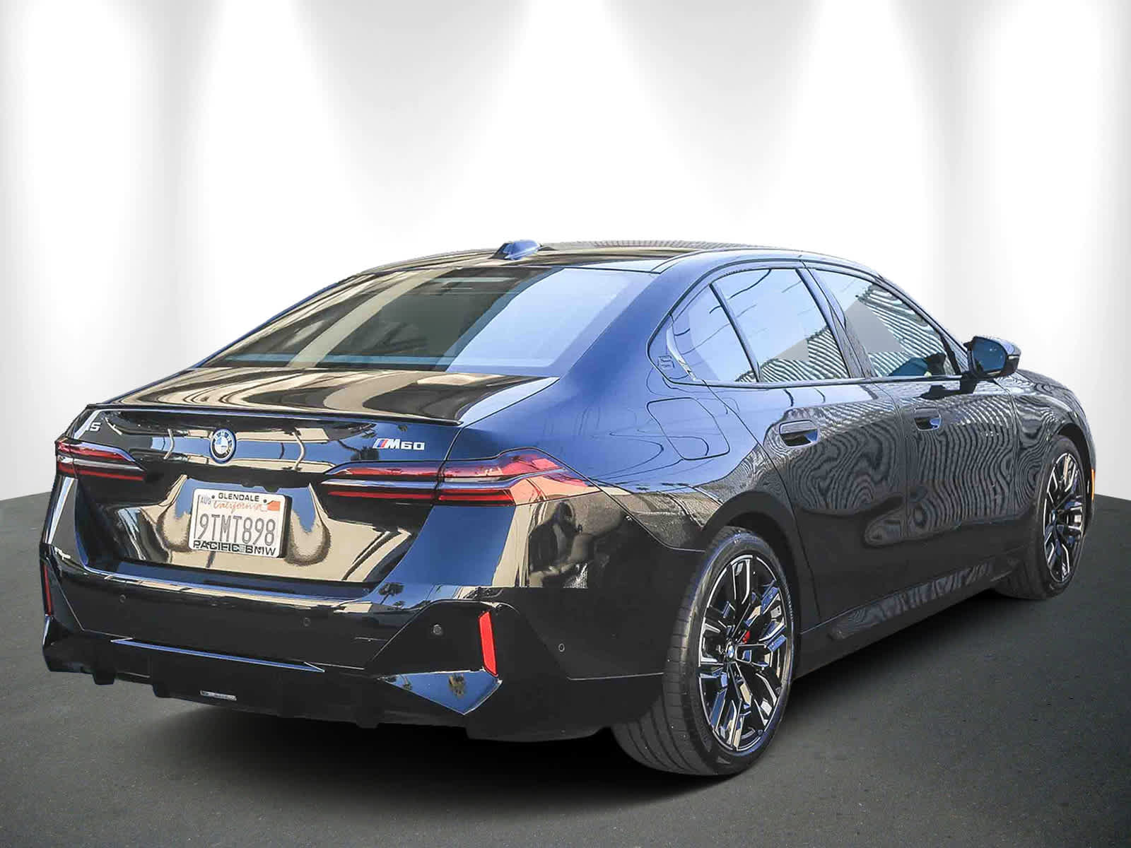 Used 2025 BMW i5 M60 w/ Premium Package image 6