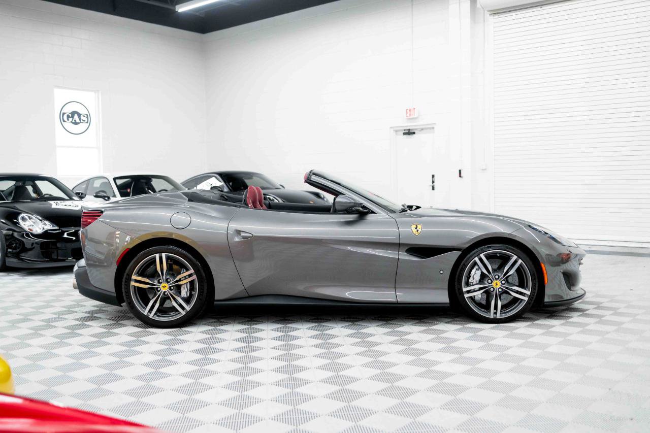 Used 2020 Ferrari Portofino RWD image 15