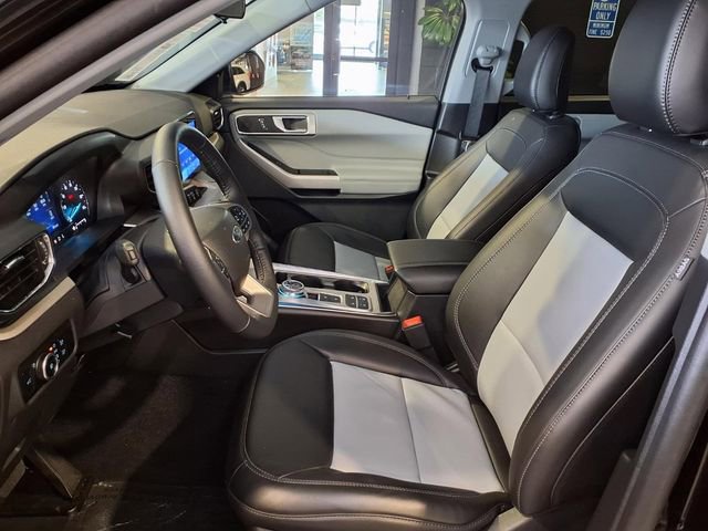 Used 2024 Ford Explorer XLT w/ Equipment Group 202A image 19