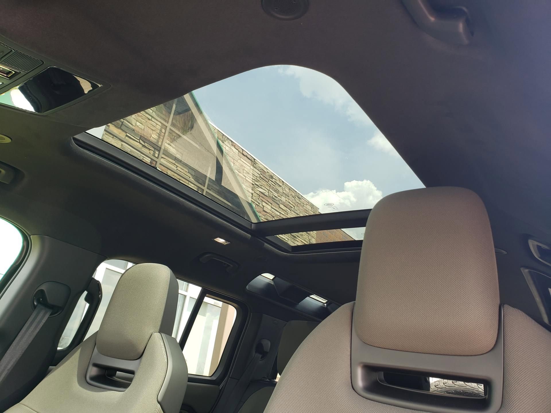 New 2026 Land Rover Defender 110 AWD/4WD image 20