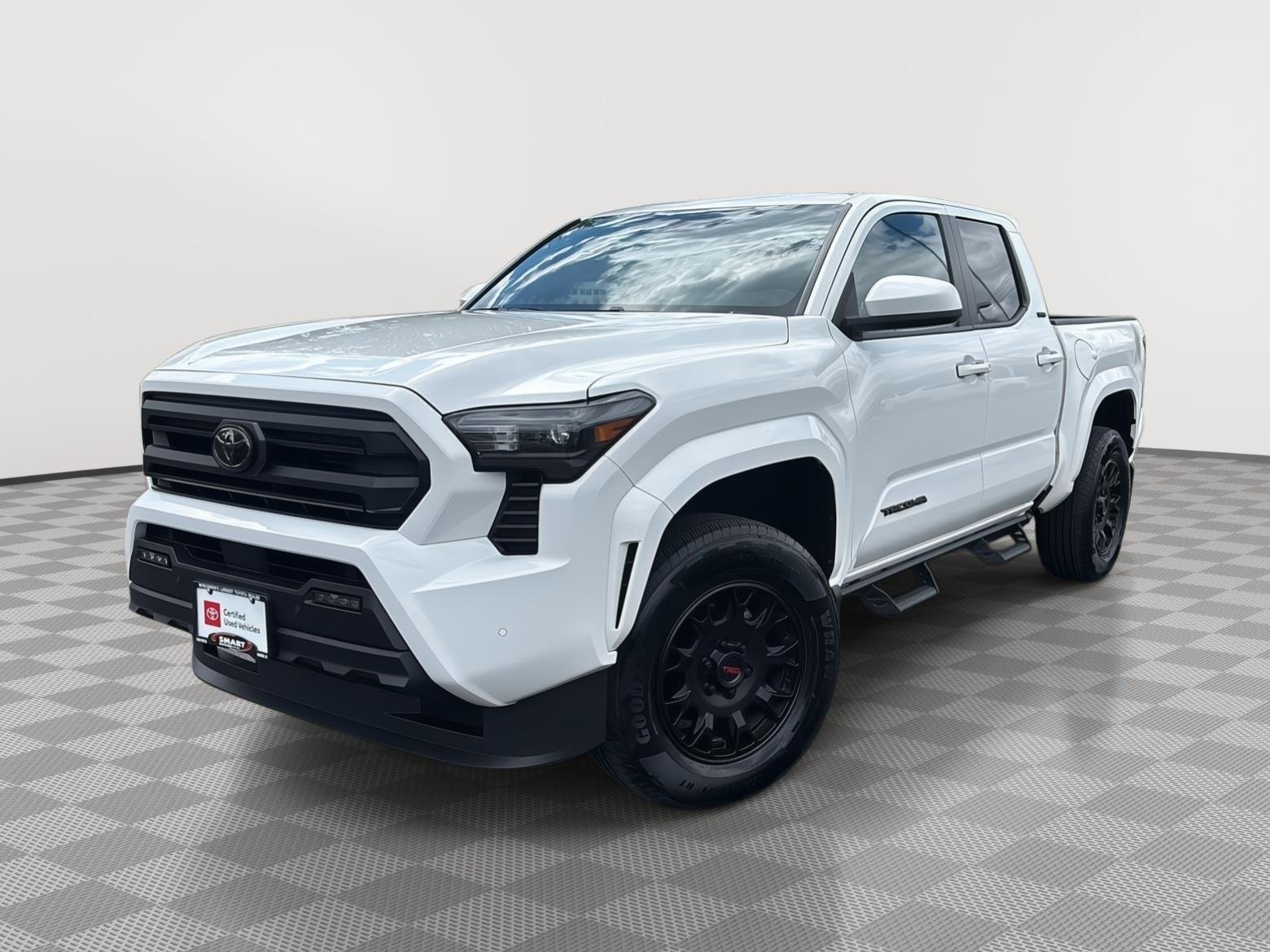 Used 2025 Toyota Tacoma SR5 AWD/4WD image 1