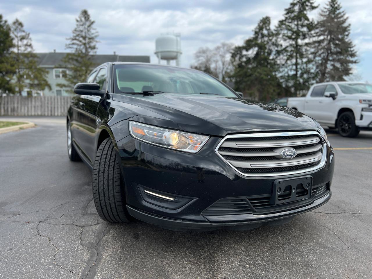 Used 2017 Ford Taurus SEL FWD image 11