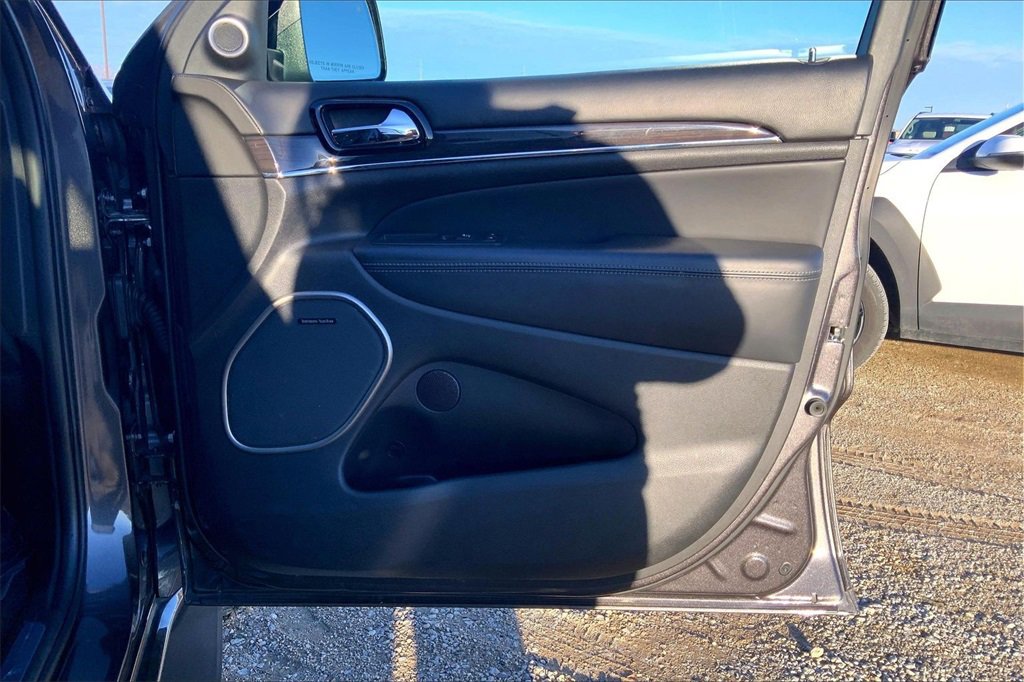 Used 2019 Jeep Grand Cherokee Overland image 23
