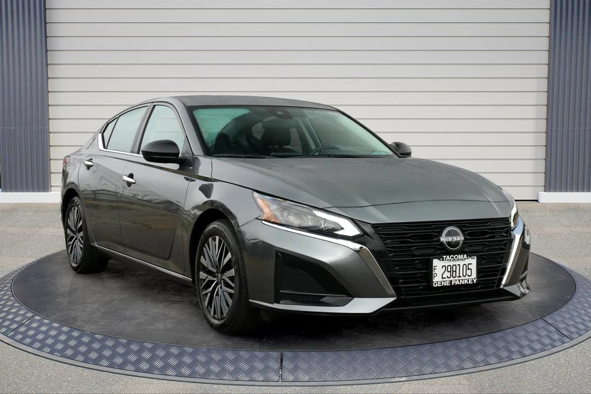 Used 2025 Nissan Altima 2.5 SV