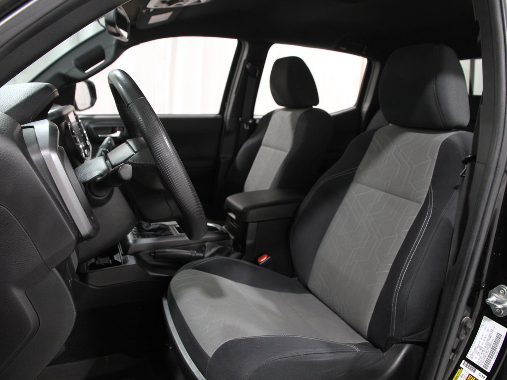 Used 2023 Toyota Tacoma TRD Off-Road image 5