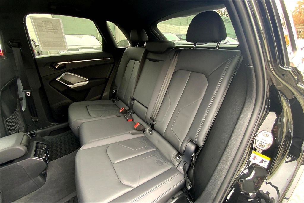 Certified 2024 Audi Q3 2.0T Premium Plus image 21