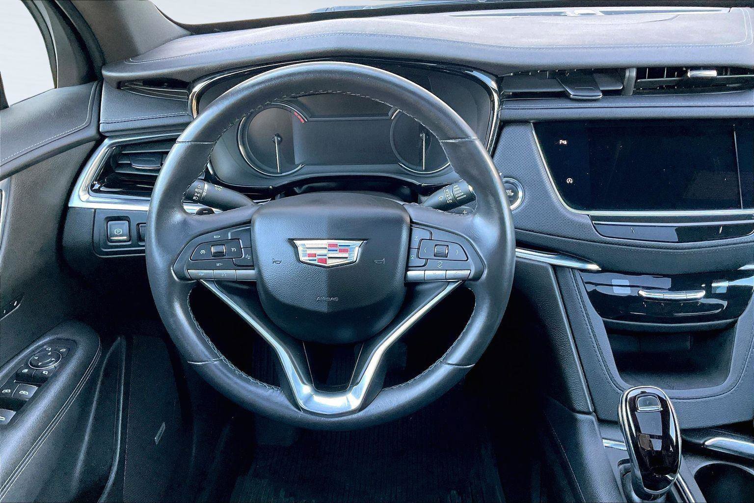 Used 2023 Cadillac XT6 Luxury image 6
