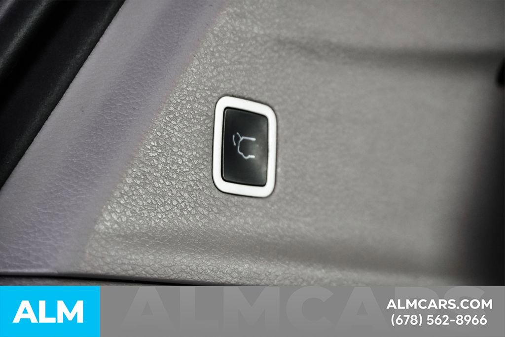 Used 2024 Chrysler Pacifica Select image 50