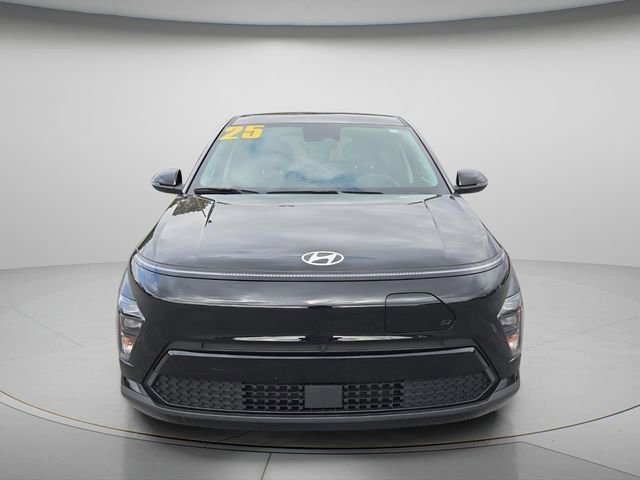 Used 2025 Hyundai Kona SE image 4