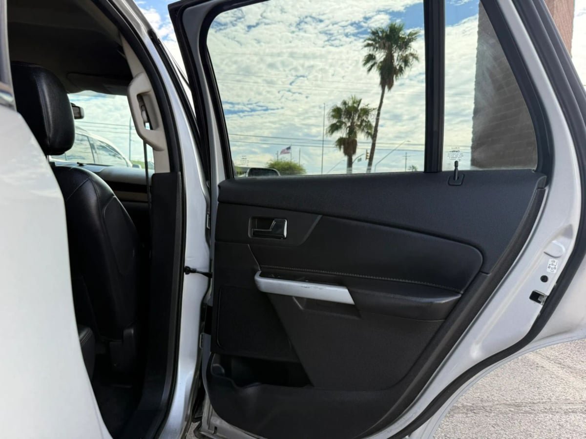 Used 2013 Ford Edge Limited FWD image 33