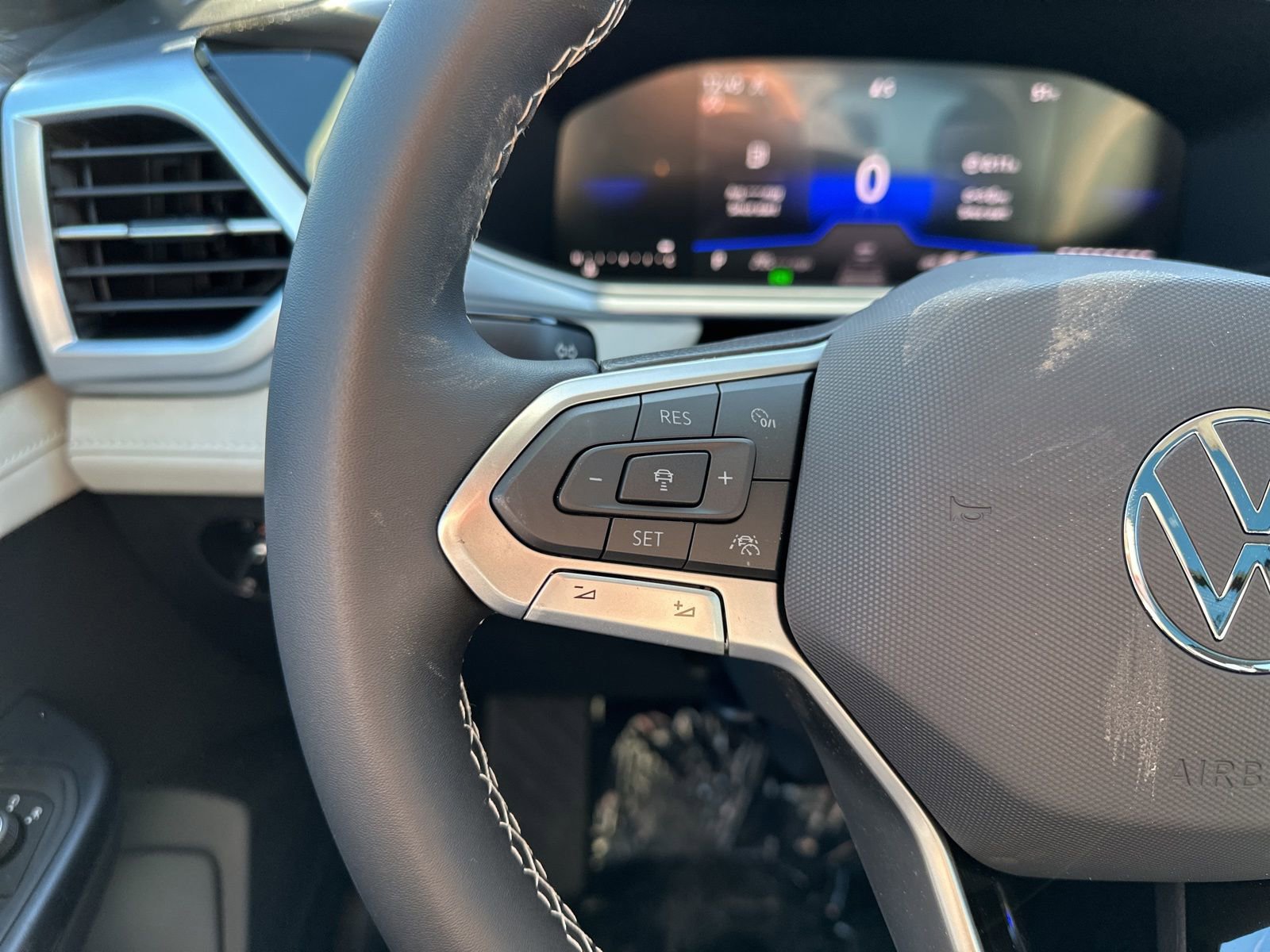 New 2026 Volkswagen Taos SE image 37