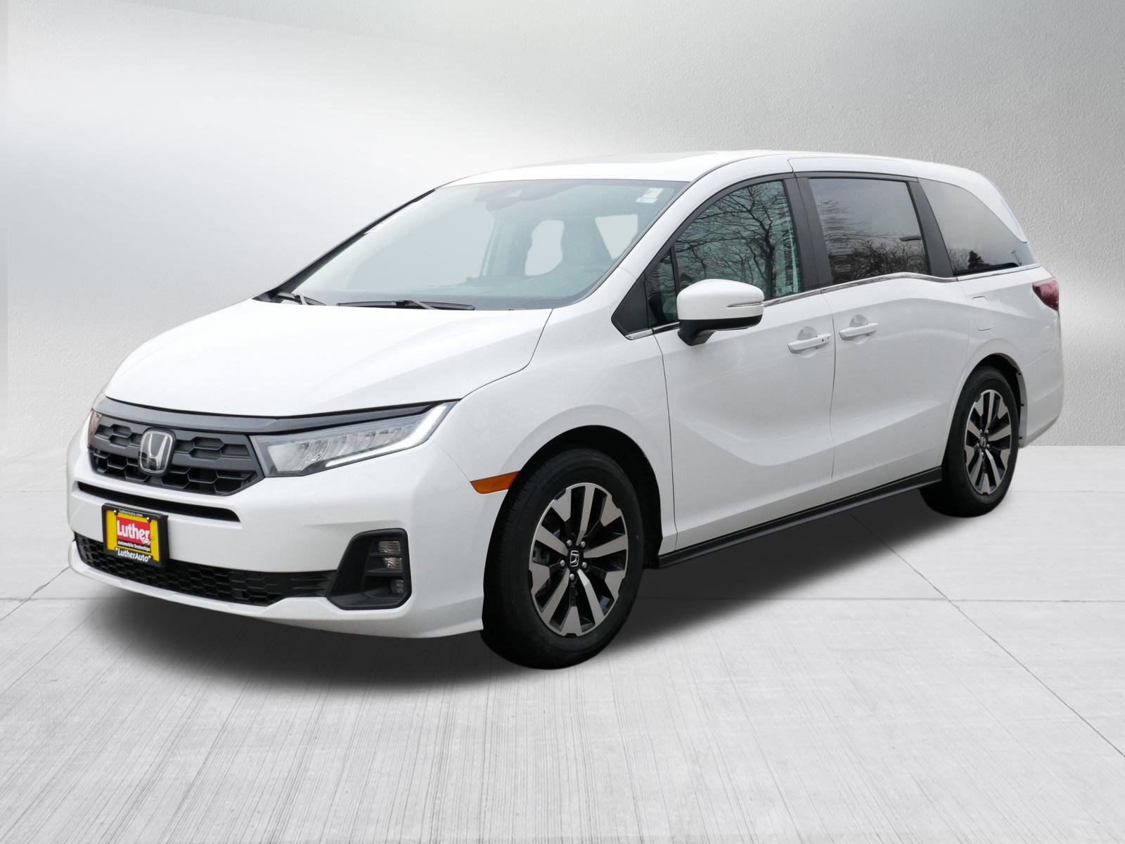 Certified 2026 Honda Odyssey EX-L image 3