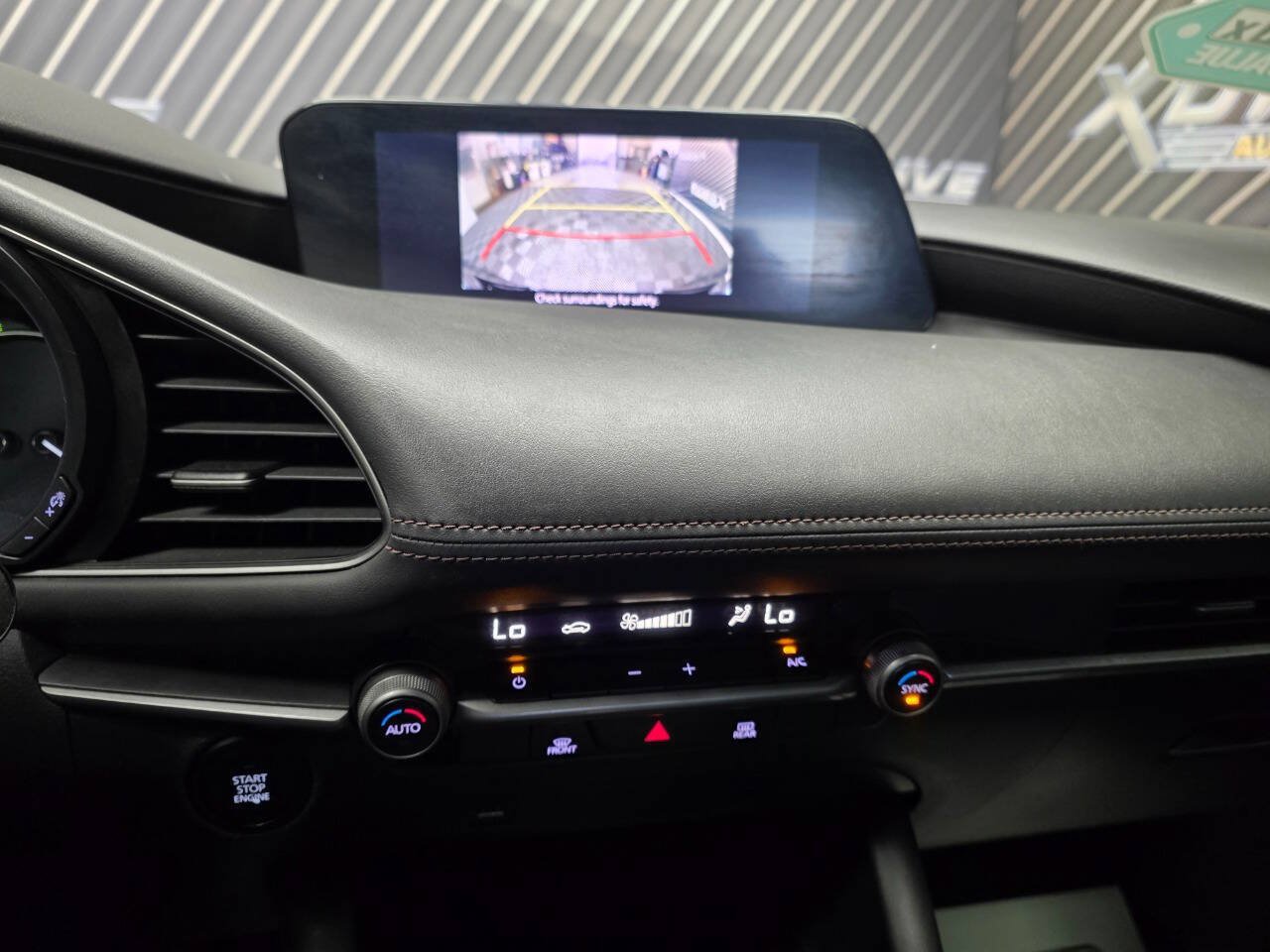 Used 2020 MAZDA MAZDA3 Hatchback FWD image 22
