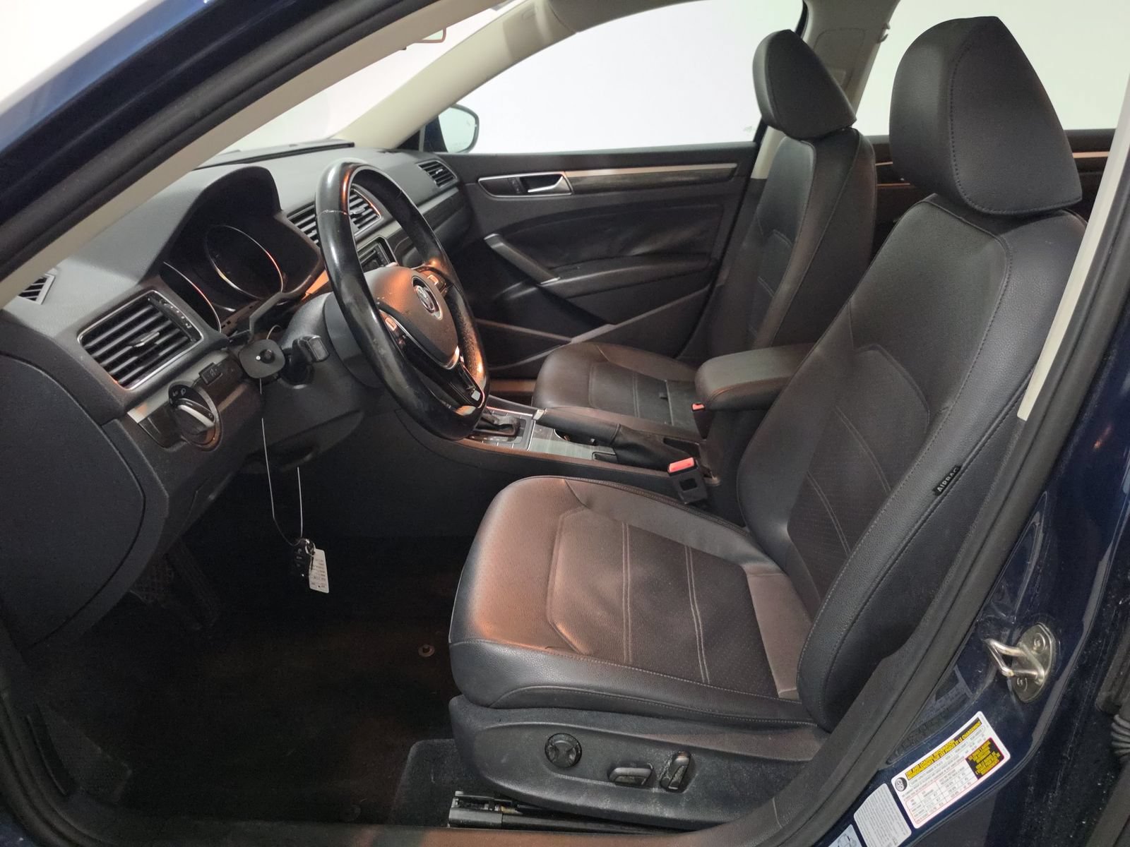 Used 2018 Volkswagen Passat 2.0T SE FWD image 10