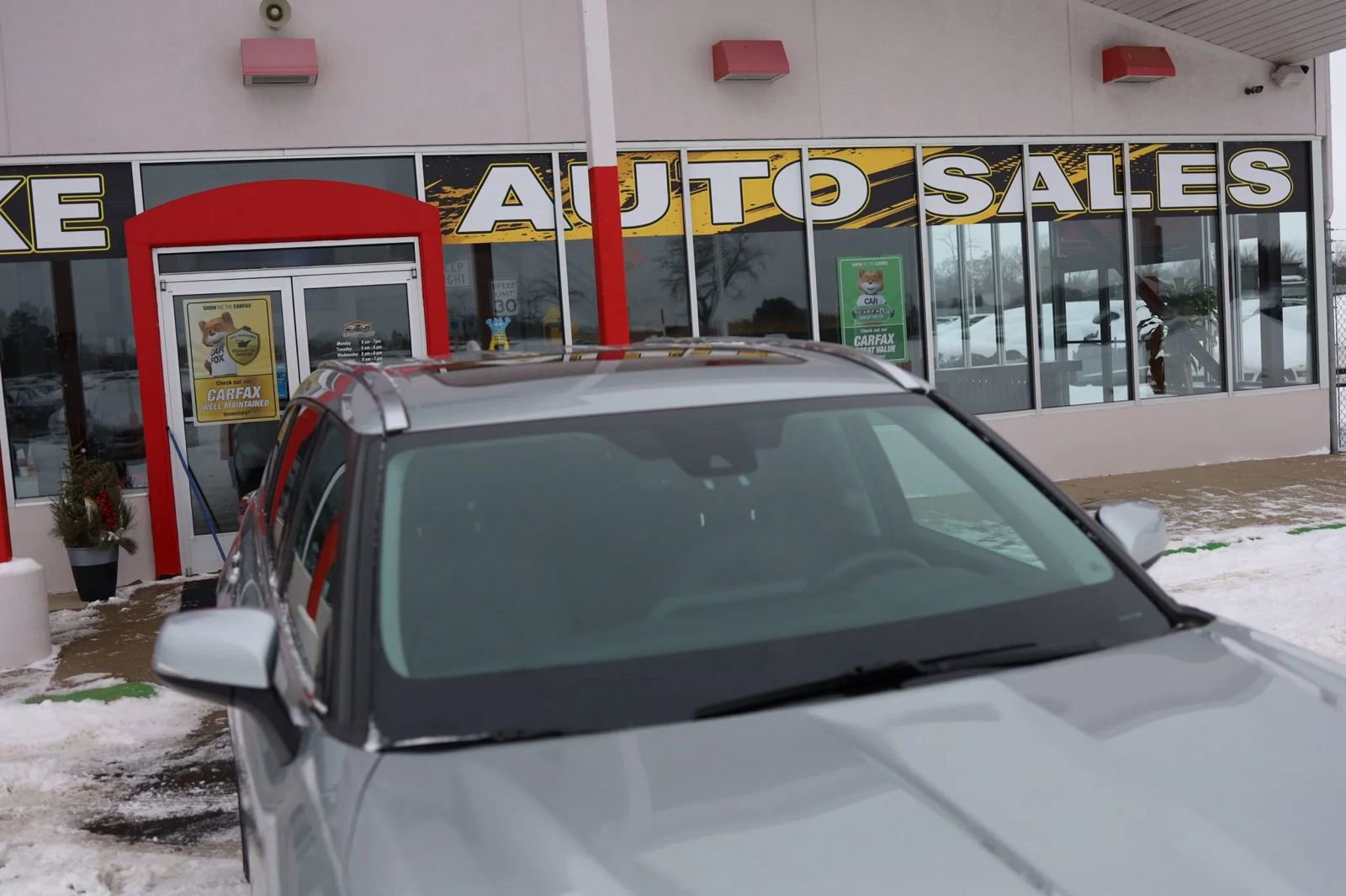 Used 2021 Toyota Highlander XLE AWD/4WD image 60