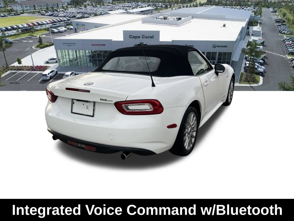 Used 2018 FIAT 124 Spider Classica w/ Technology Group RWD image 8