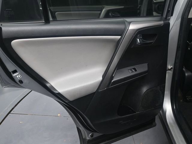 Used 2018 Toyota RAV4 XLE image 17